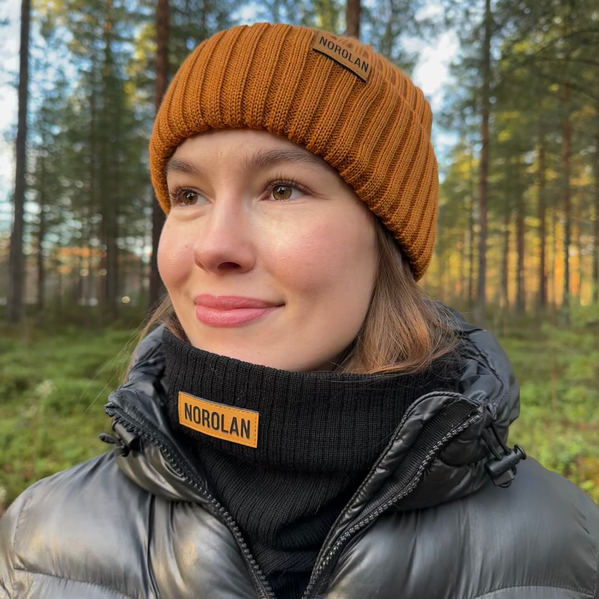 Norolans tubhalsduk av merinoull